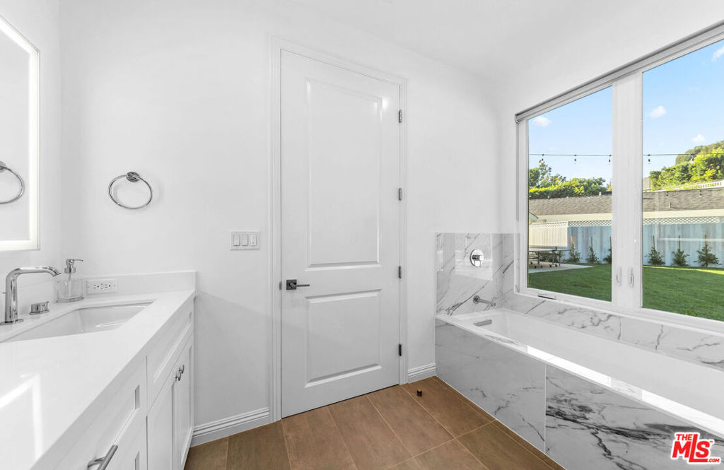 MLS #25563815 image #21