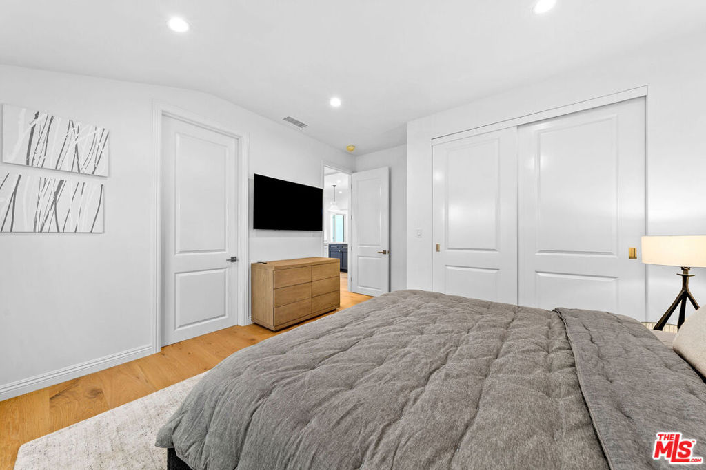 MLS #25563815 image #24