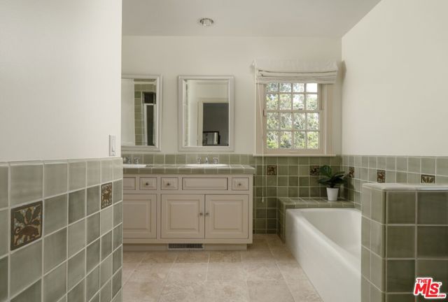 MLS #25564263 image #19