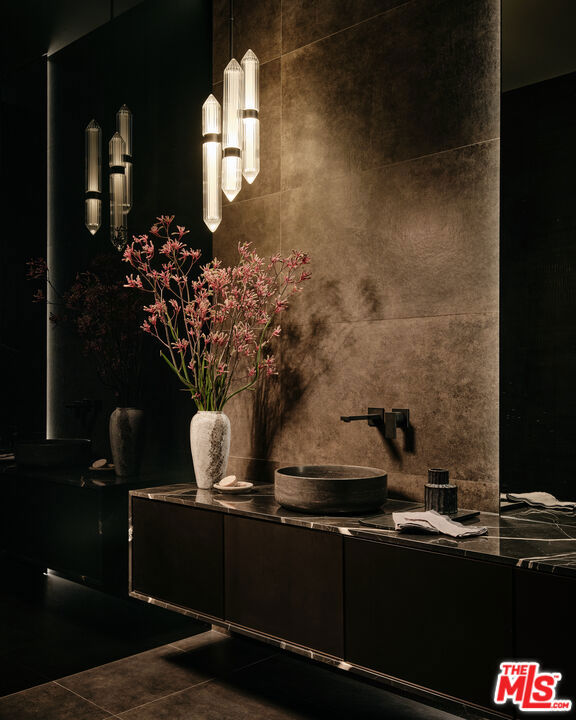 MLS #25565439 image #28