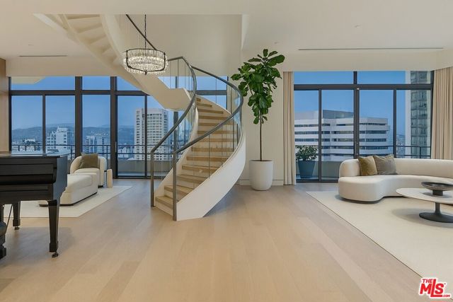 MLS #25567005 image #2