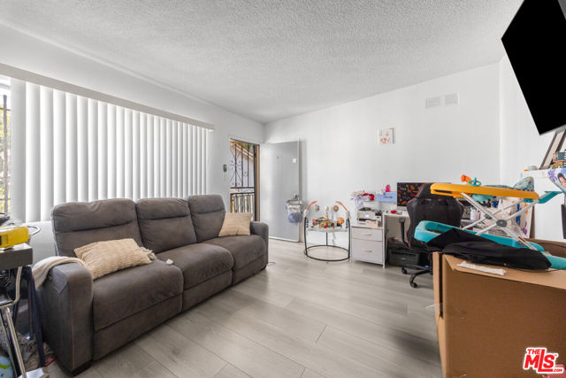 MLS #25568983 image #24