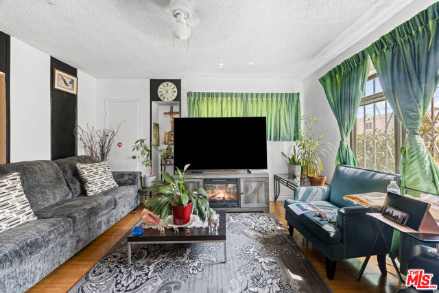 MLS #25568983 image #35