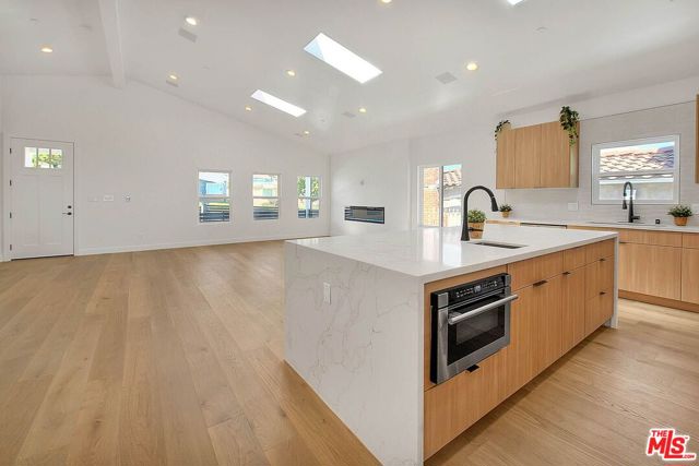 MLS #25569381 image #11
