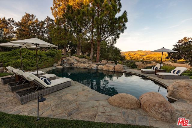 MLS #25569447 image #14