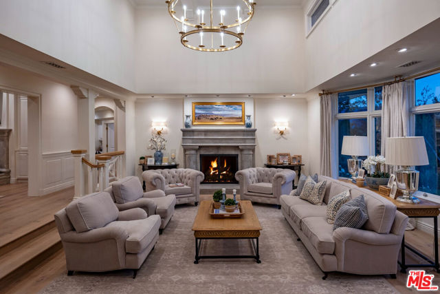 MLS #25569447 image #2