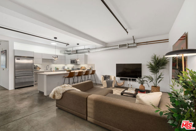 MLS #25570831 image #2