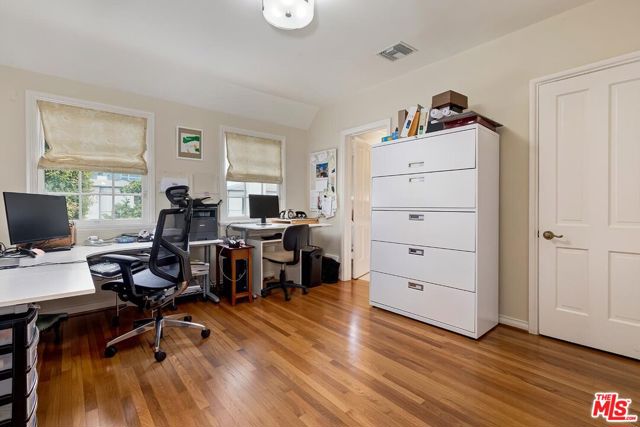 MLS #25570833 image #22