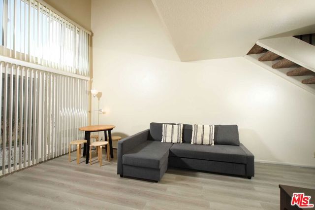 MLS #25572403 image #2