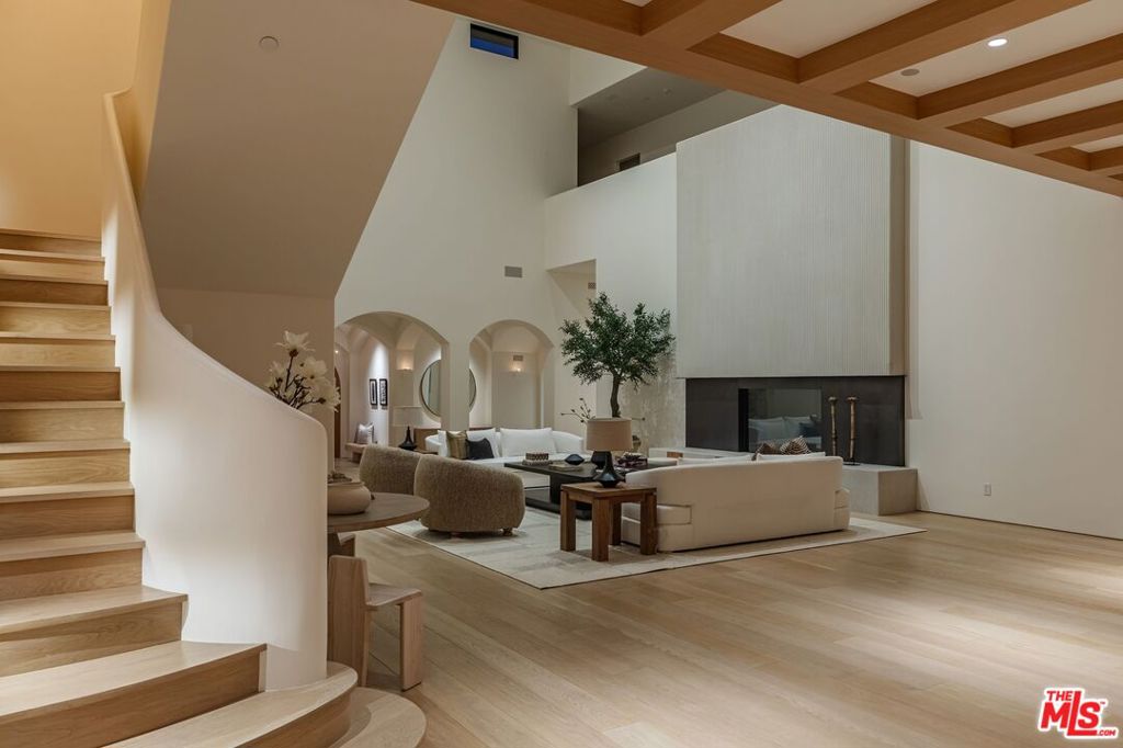 MLS #25572405 image #22