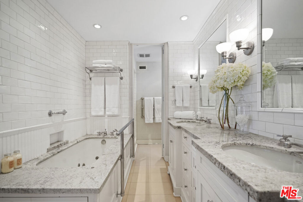 MLS #25575097 image #16