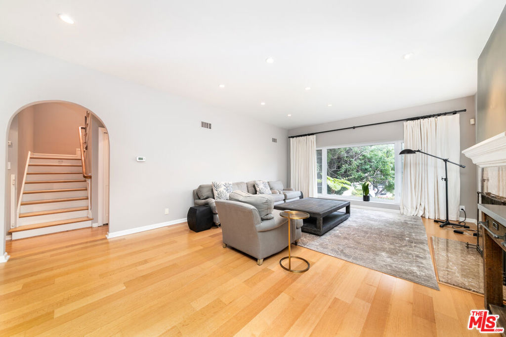 MLS #25575273 image #2