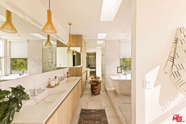 MLS #25575403 image #20