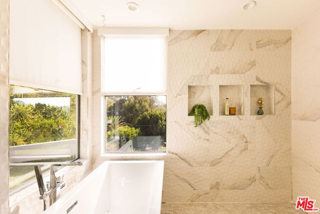 MLS #25575403 image #21