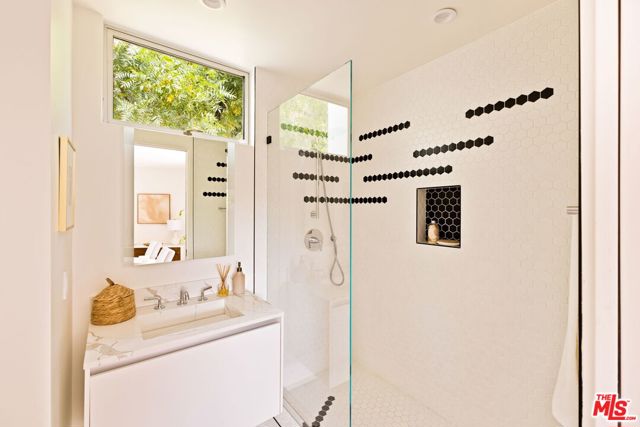 MLS #25575403 image #37