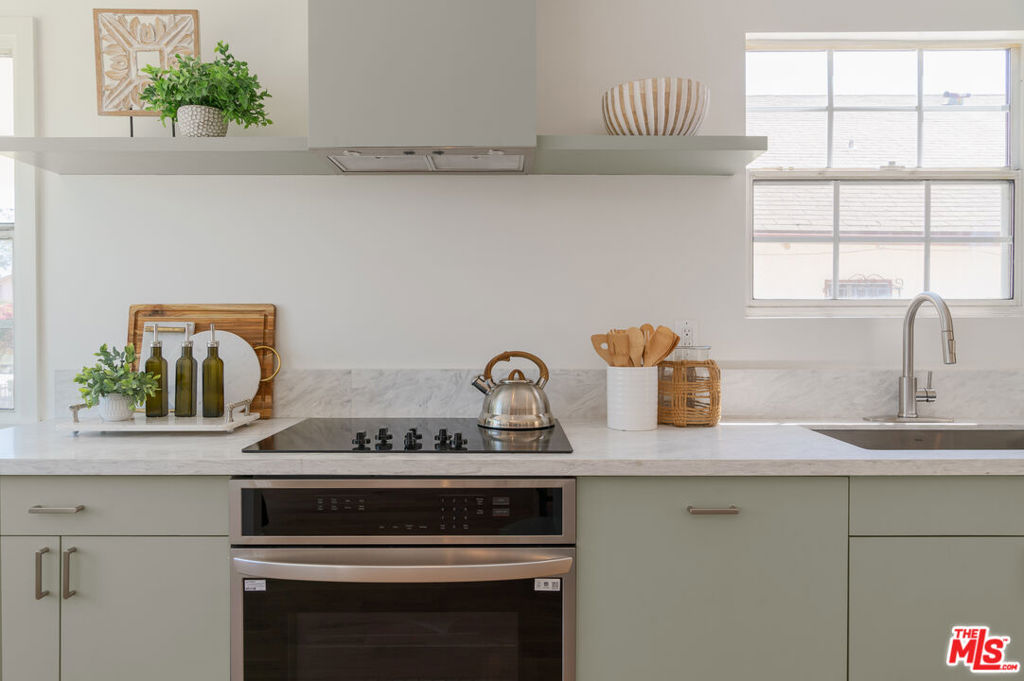 MLS #25575447 image #17