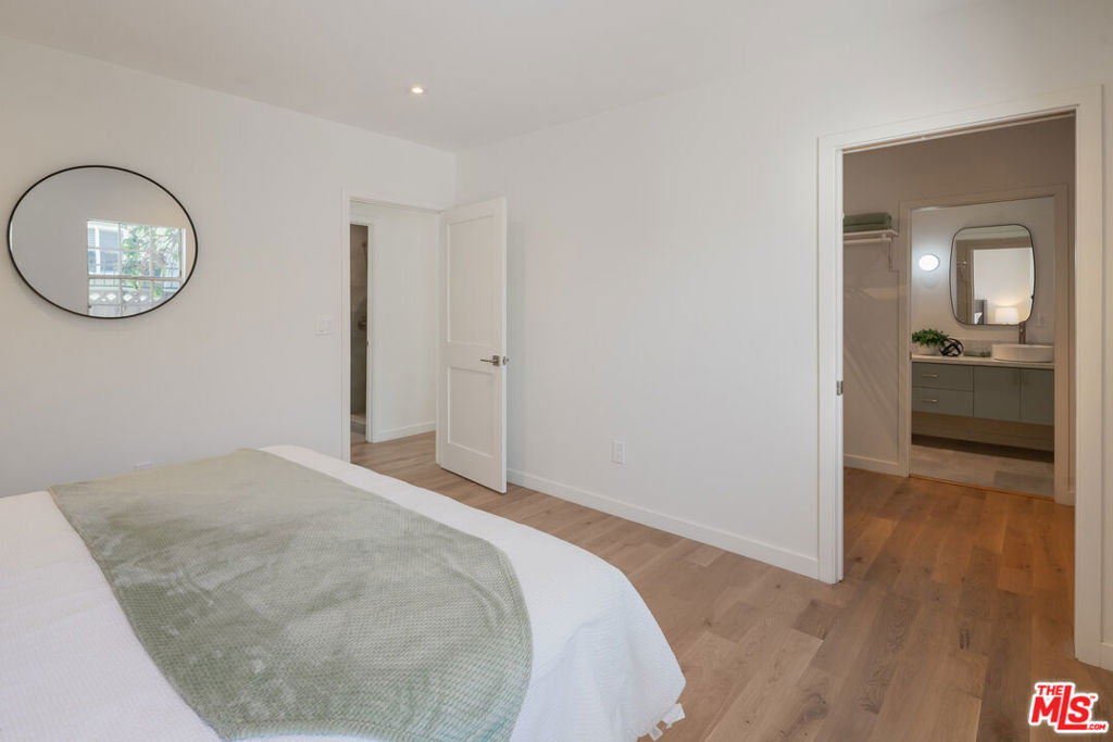 MLS #25575447 image #21