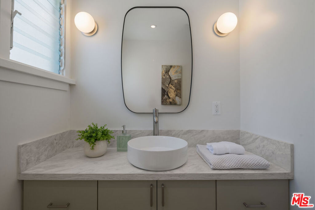 MLS #25575447 image #24