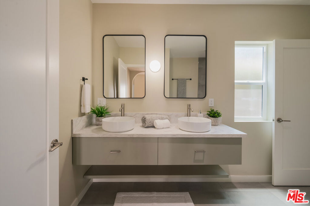 MLS #25575447 image #42