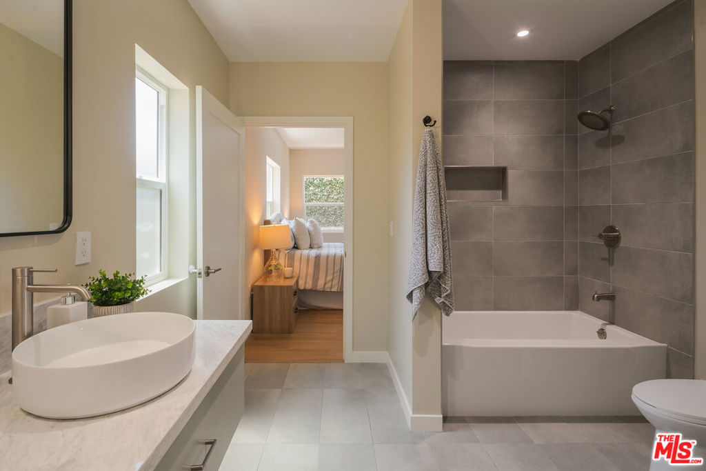 MLS #25575447 image #43