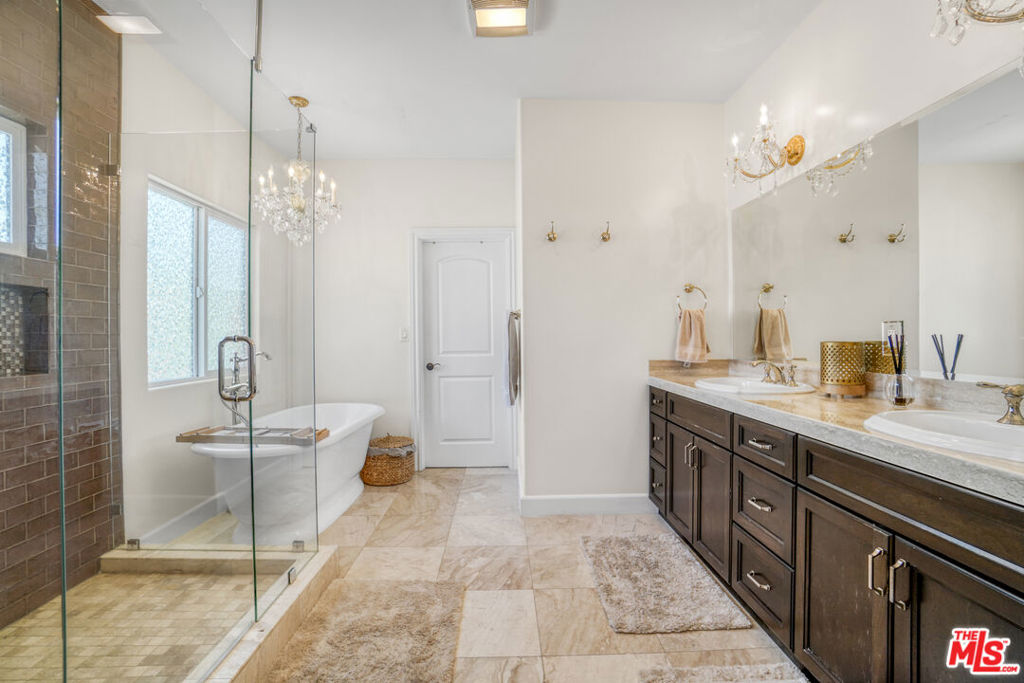 MLS #25575775 image #19