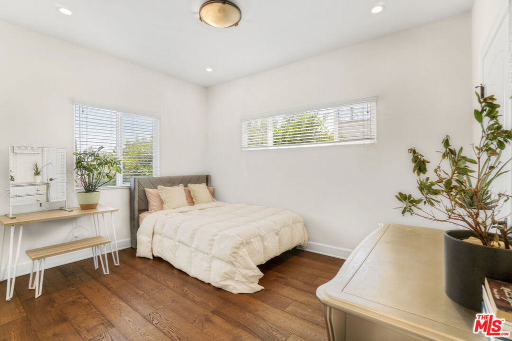 MLS #25575775 image #22