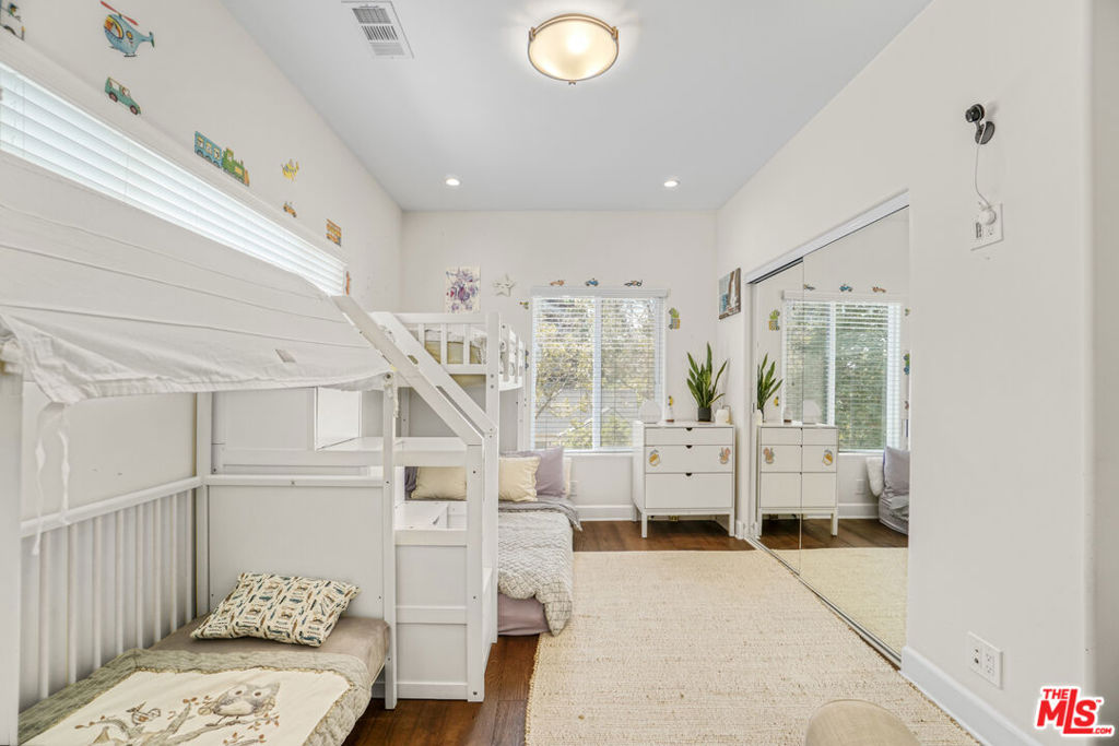 MLS #25575775 image #24