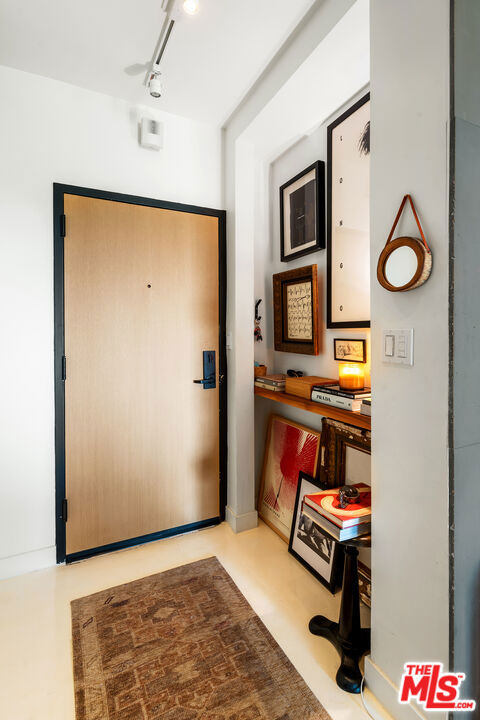 MLS #25576935 image #1