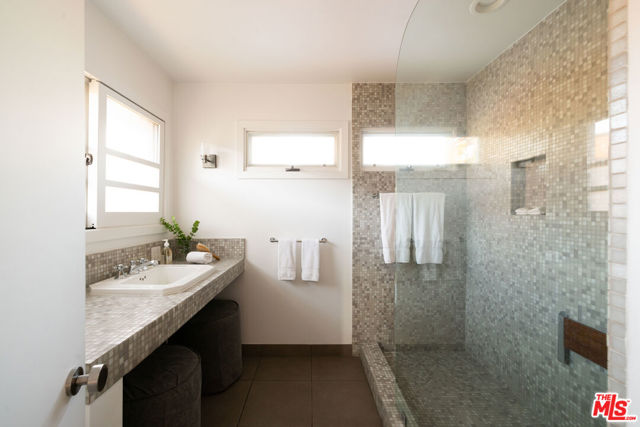 MLS #25577397 img 37