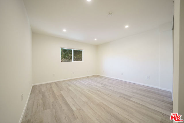 MLS #25577437 image #15