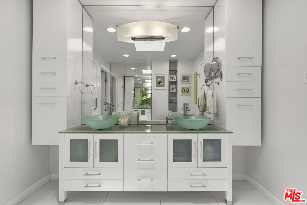 MLS #25577687 image #17