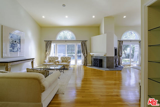 MLS #25577717 image #2