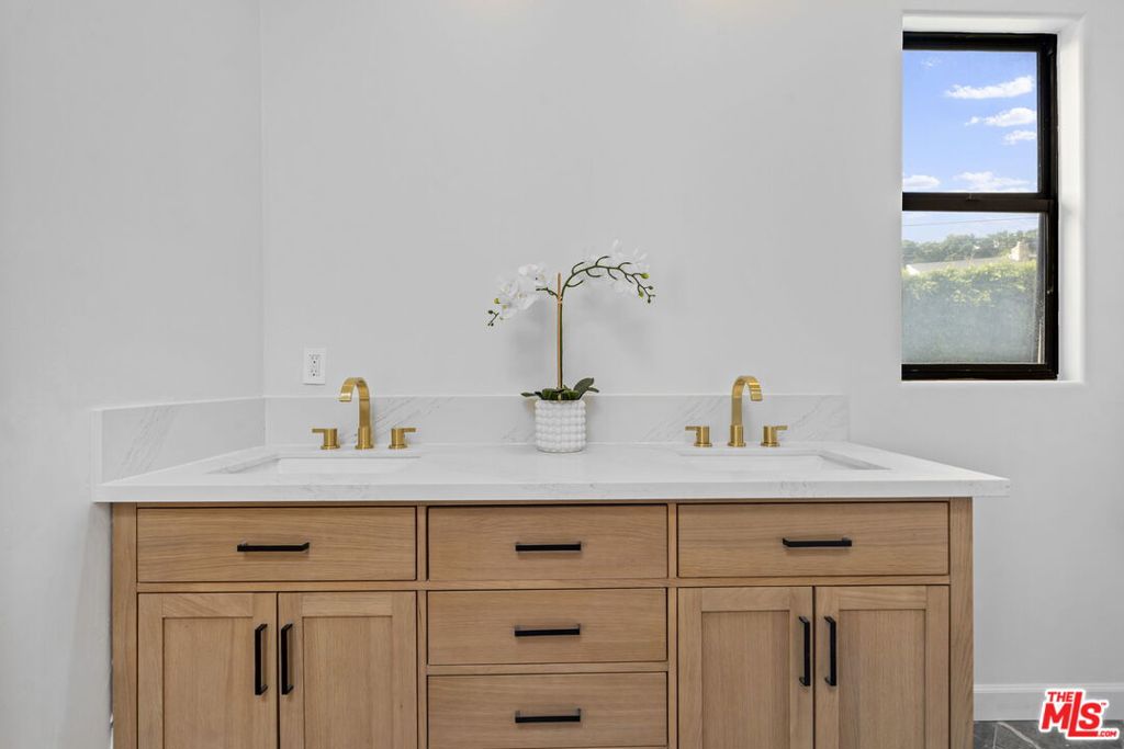 MLS #25577889 image #41