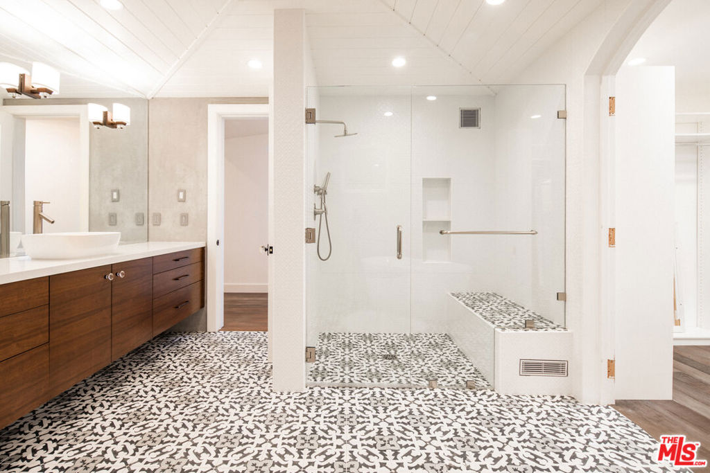 MLS #25579325 image #15