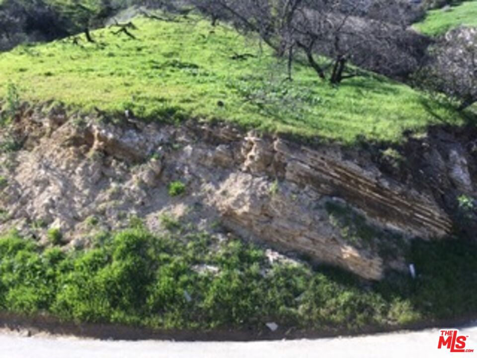 MLS #25580057 image #2