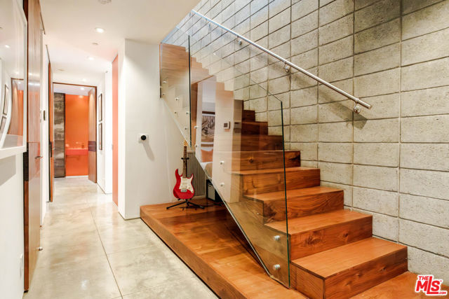 MLS #25580439 image #2