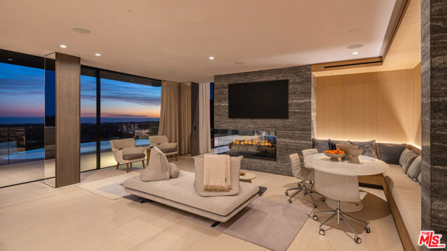 MLS #25580653 image #16