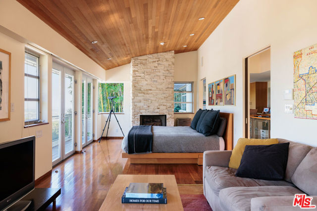 MLS #25582077 image #23