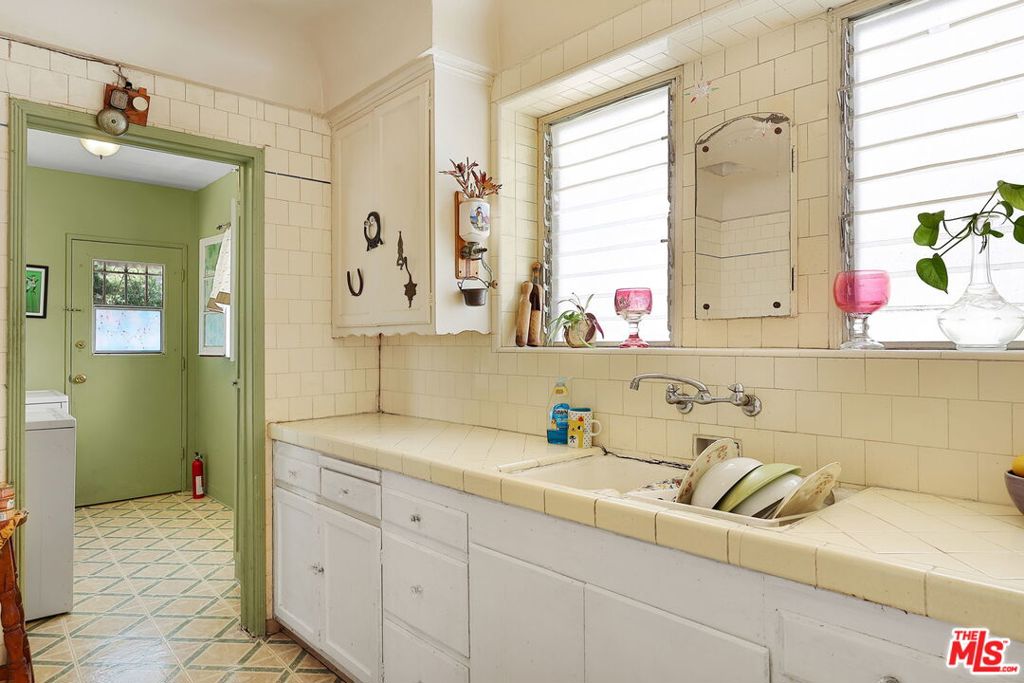 MLS #25582963 image #16