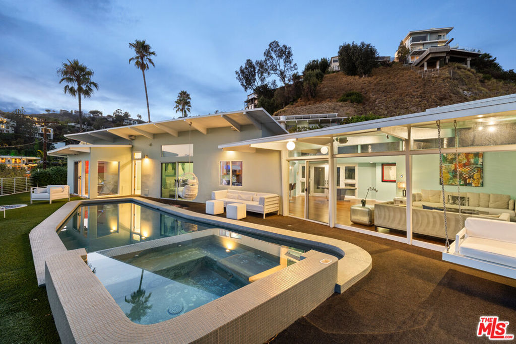 MLS #25583021 image #0