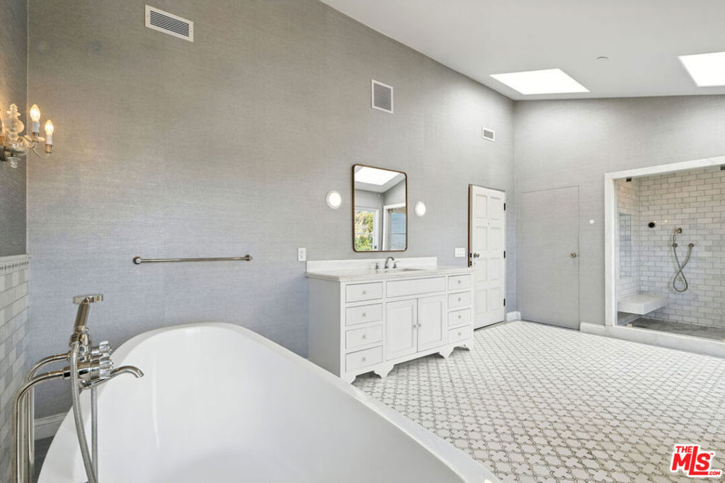 MLS #25583587 image #12