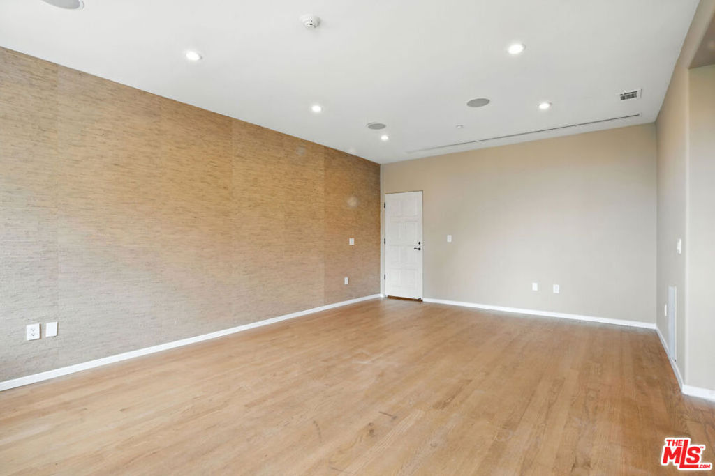 MLS #25583587 image #54