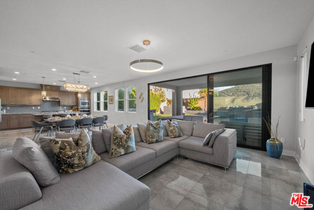 MLS #25583889 image #10