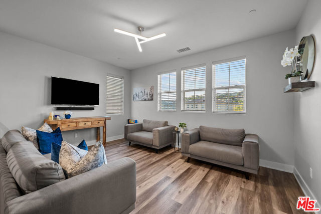 MLS #25583889 image #22