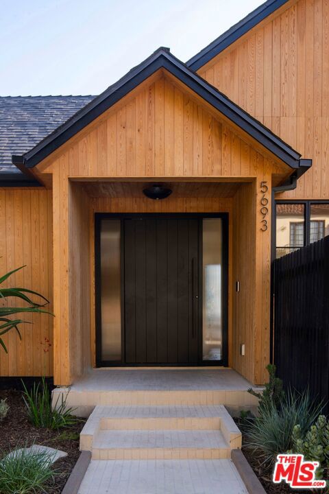 MLS #25585443 image #2