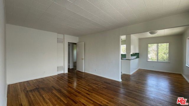 MLS #25585903 image #16