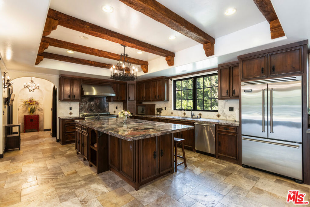 MLS #25586147 image #12