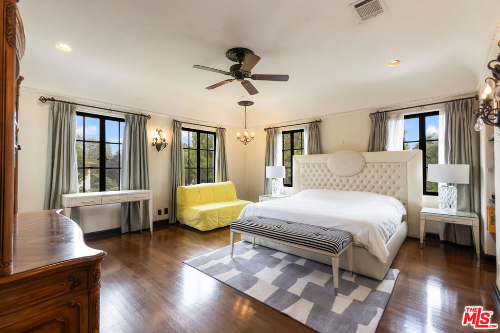 MLS #25586147 image #17