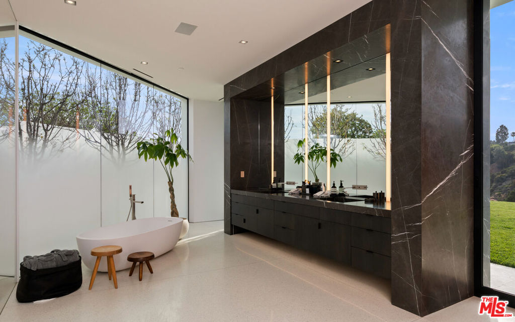 MLS #25586149 img 15