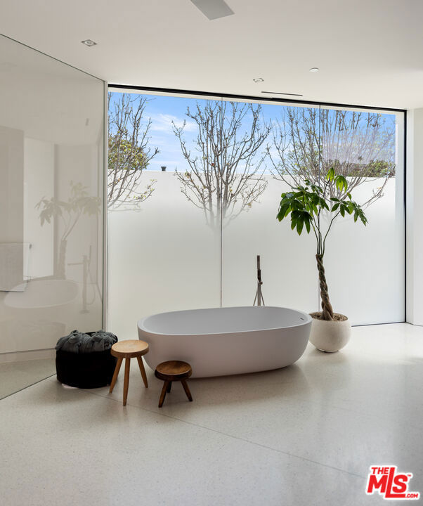 MLS #25586149 img 17